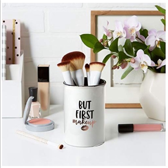 Accessories - Makeup Brush Cup